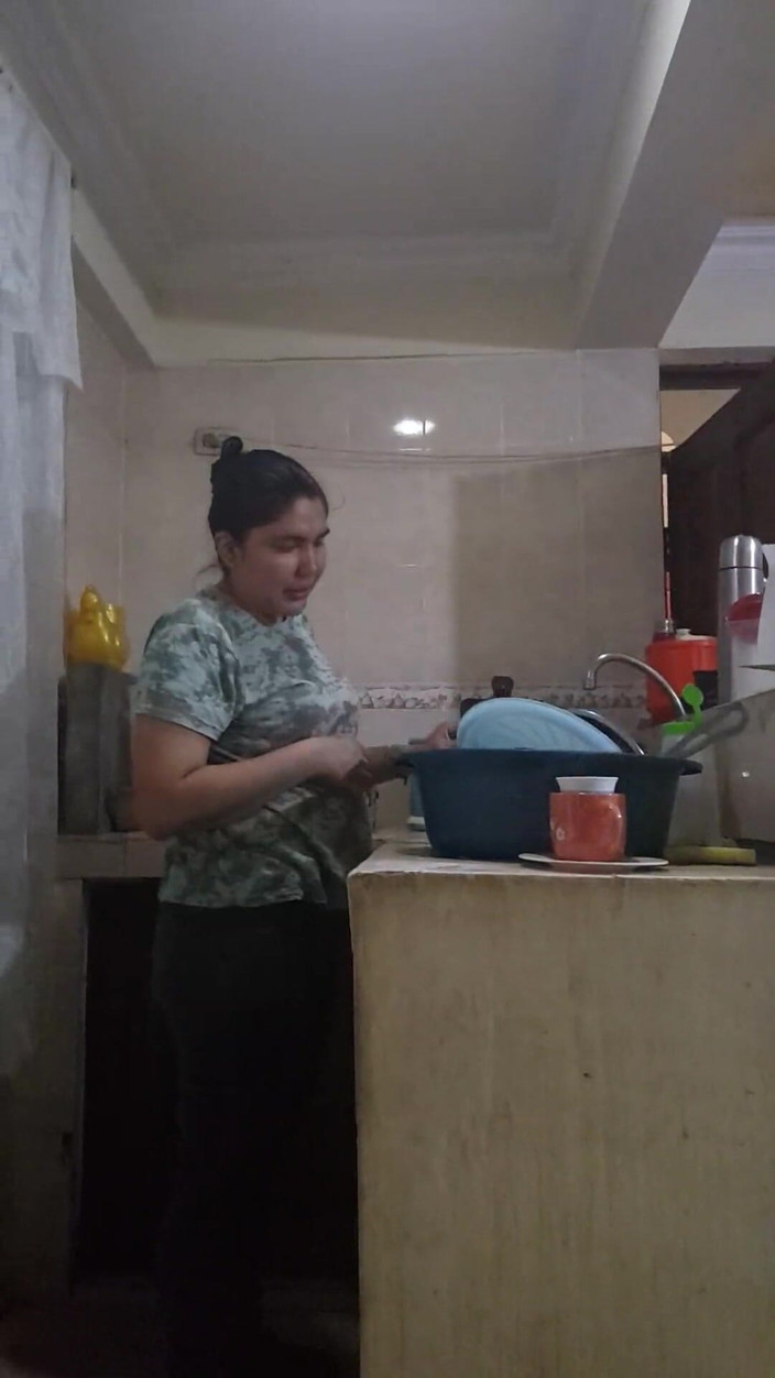 E-Alfa: Çalışanımla mutfakta sikişiyor