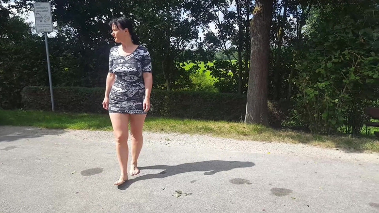 Yvette xtreme: The barefoot girl on the street