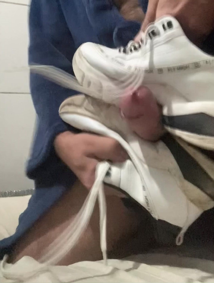 Sneakerfetish_BR: Jebanie moich trampek dla kobiet