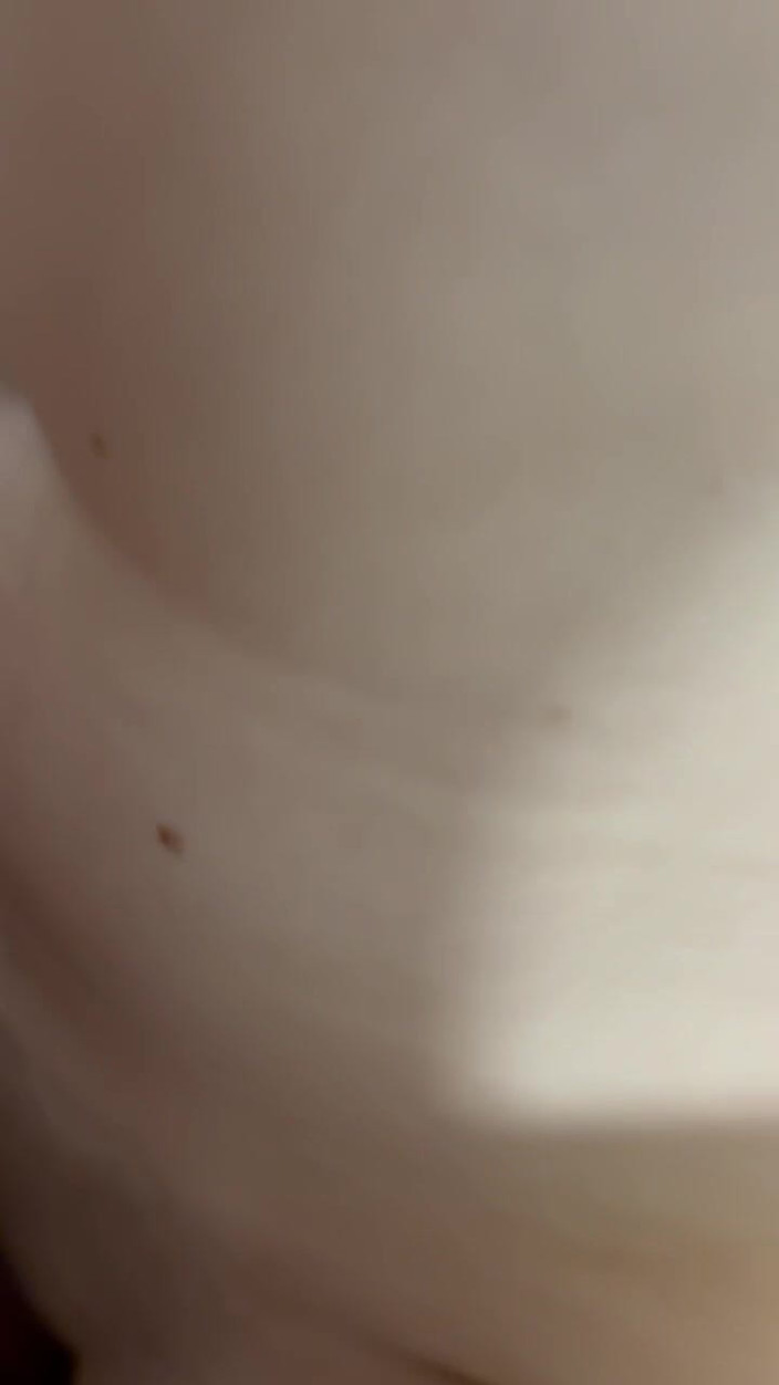 SoftLoveDuo: Stiefschwester in der Wäscherei gefickt