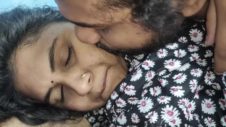 Vaishnavysharunraj: Mallu Boss and Hot Maid Fuck in Bedroom While Boss's...