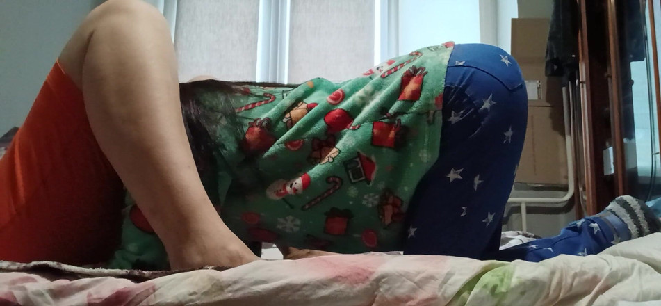 Lesbian-candys: Saya suka menghidu dan menjilat pepek wanita yang lebih tua