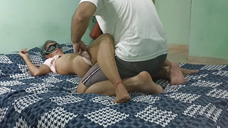 Swingersamateur40: Adik tiri sesat menikmati zakar besar saya sehingga saya pancut...