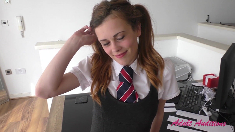 Adult-Auditions: Britse tiener Georgia