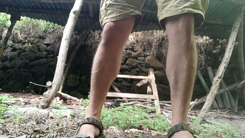 Kinky Guy: Pee Outdoors, Let's See if Someone Catch Me!