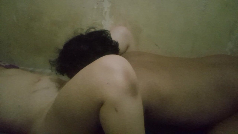 Angelina Pop: Liếm âm hộ của bạn trai cho đến khi phun nước