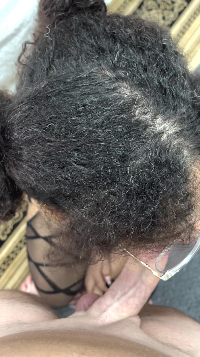 Jake Grand the man: 非常热辣的变性拉丁女郎吮吸鸡巴 - 合集1