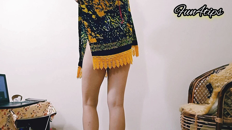 Bolly Karma: Tayangan Penari telanjang dalam talian.