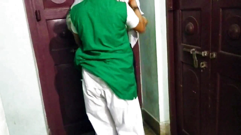 Fantacycutting: Dottore e giovane infermiera