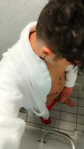 Idmir Sugary: Jerk off at Spa Toilet in Bathrobe Before the Pool