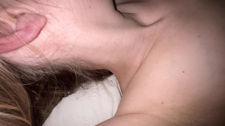 Gigi oficial: Ngentot pantat dan memek gadis 18 tahun - close up