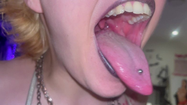 Glitterqueen1999: Tour della bocca Della ragazza gotica uvula tonsille denti lingua