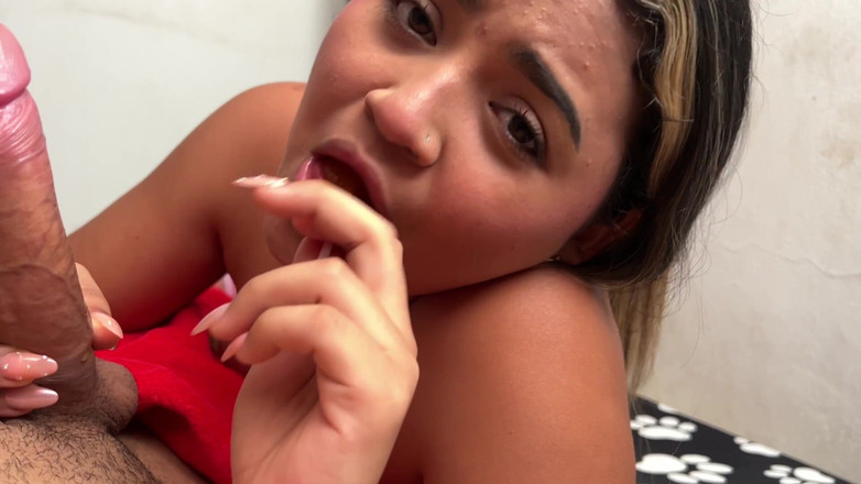 Yohamedi: Sora vitregă linge dulciuri și apoi mi-a dat o muie