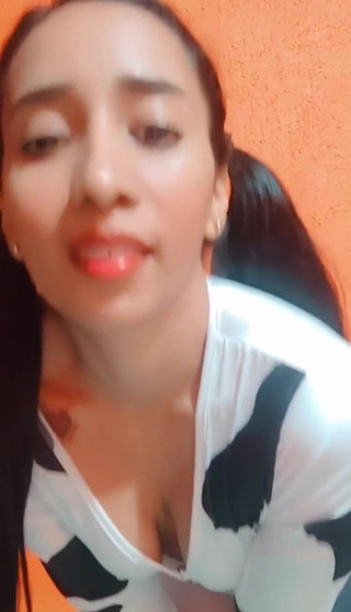 Leyne Rodriguez: Adakah Awak Ingin Mengisi Lembu Kecil ini dengan Susu?