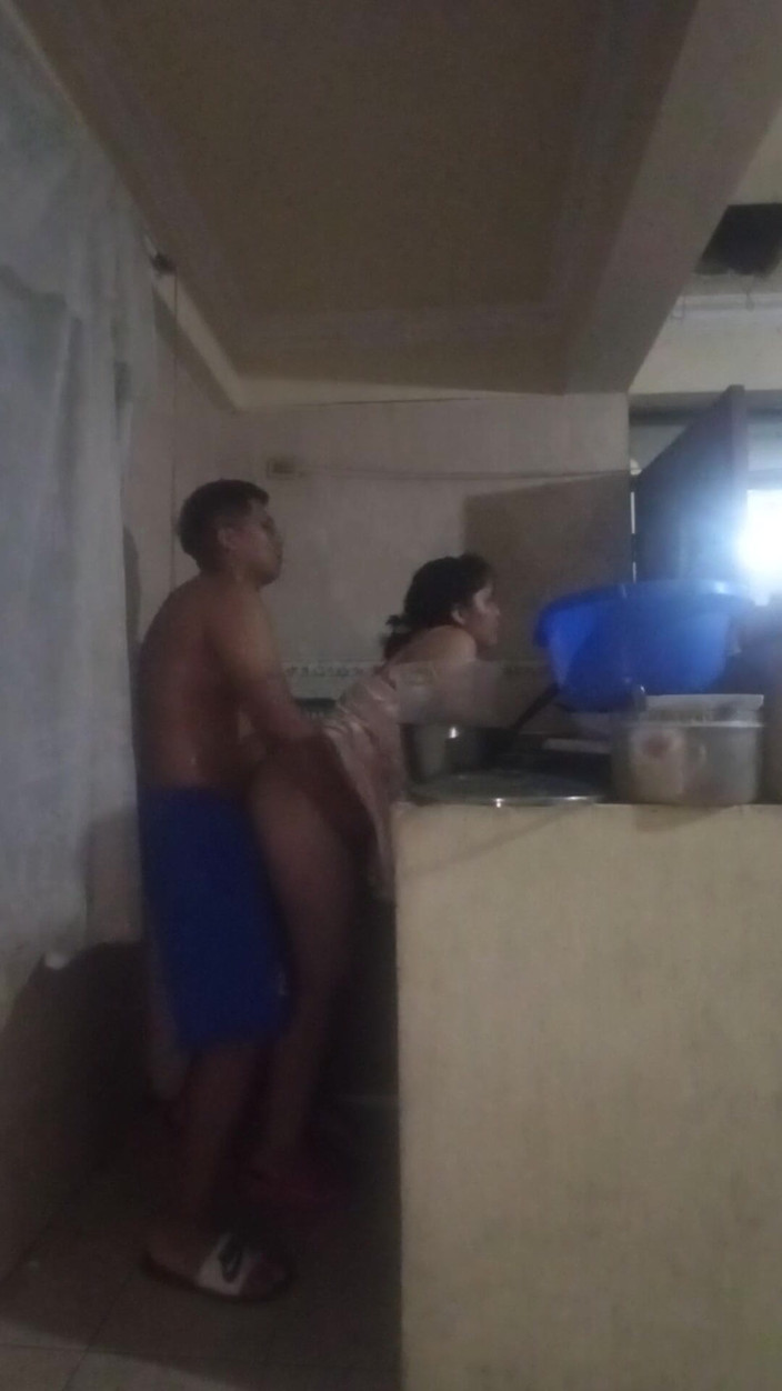 E-Alfa: मैं रसोई घर में चाचा, जब मेरी पत्नी विचलित हो गई