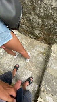 몬테네그로의 계단에서 거의 따먹혀