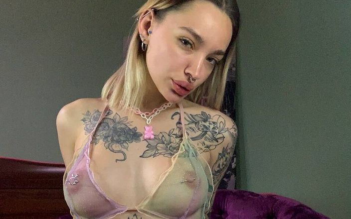 Bladd models: Hot sexy tattoed chick striptease.