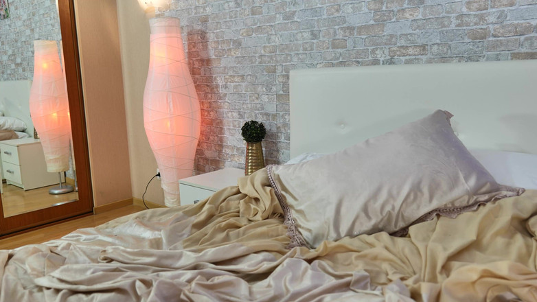 Oopsmodels: Seks Dengan Kecantikan Berdada Sata Jones Setelah Pemotretan Glamor Lainnya