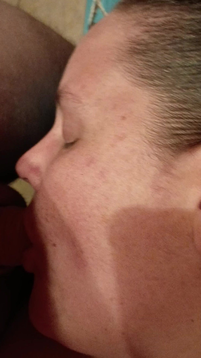 yaller62: Кончаю, используя мою розу, сосу член муженька