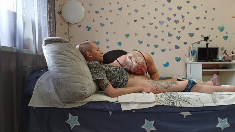 Zona901: Blowjob sebelum pancutan mani daripada ibu tiri