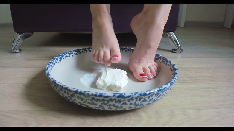 Rarible Diamond: Lízej mi zmrzlinu z nohou