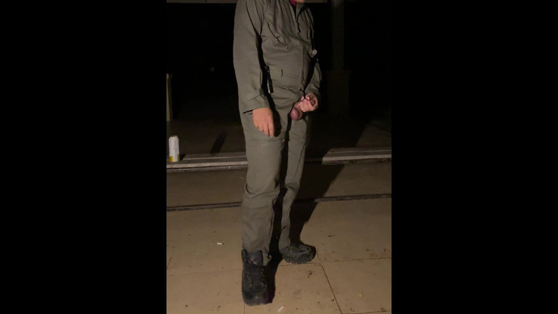 Hiroshi_cr: Après le travail, je décide de me branler dans ma...