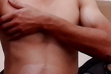 Gangbang straight: Moje piękne sutki