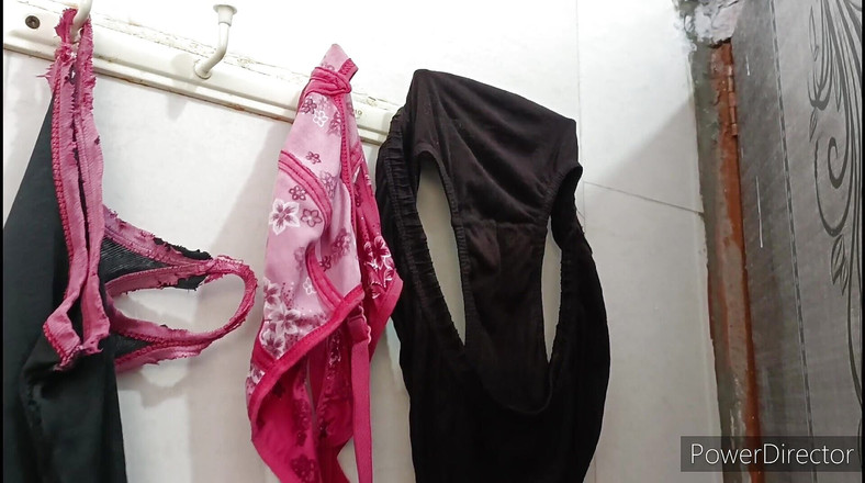 LovedSunsine1990: 기름을 바르고 나서, 나는 내 페니를 흔들었고 사정했다.