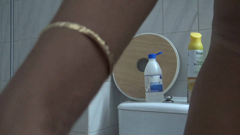 Souzan Halabi: Soție egipteană pasionată de încornorare pizdă păroasă adoră sexul în fiecare zi