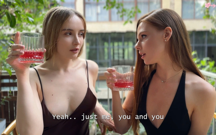 Polly Yangs: Quan hệ tình dục cho ba người trong buổi hẹn...