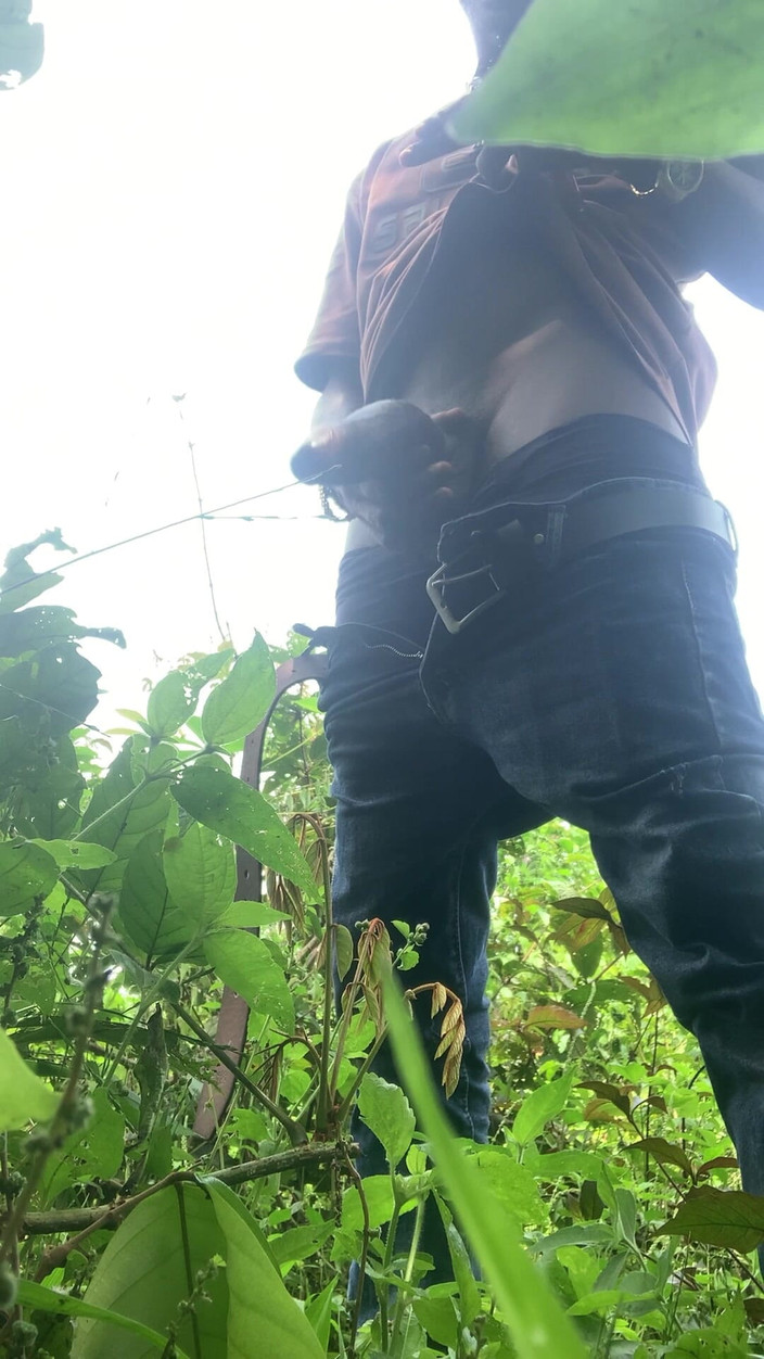 Dickass3x: 森の中を長い散歩をした後の素早い絶頂