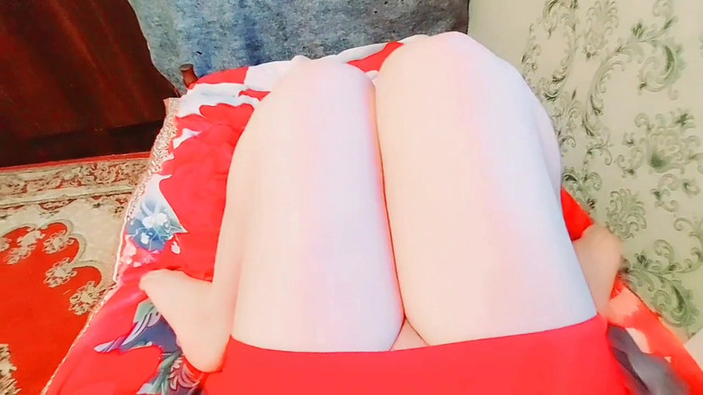 Kitty_Cross: Shemale Sipping Lemonade yang menakjubkan dengan kuku yang dilukis cerah