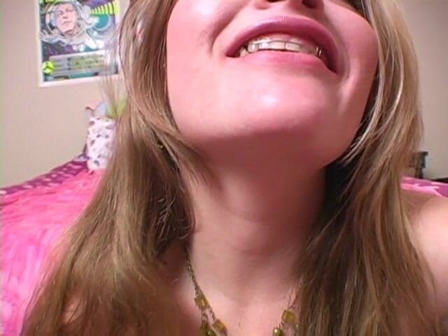 LegalThisWeek: Sărutul vorbește murdar cu instrucțiuni de masturbare