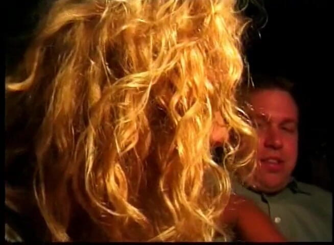 Hooters Entertainment: Fresh blonde milf gets her face messy