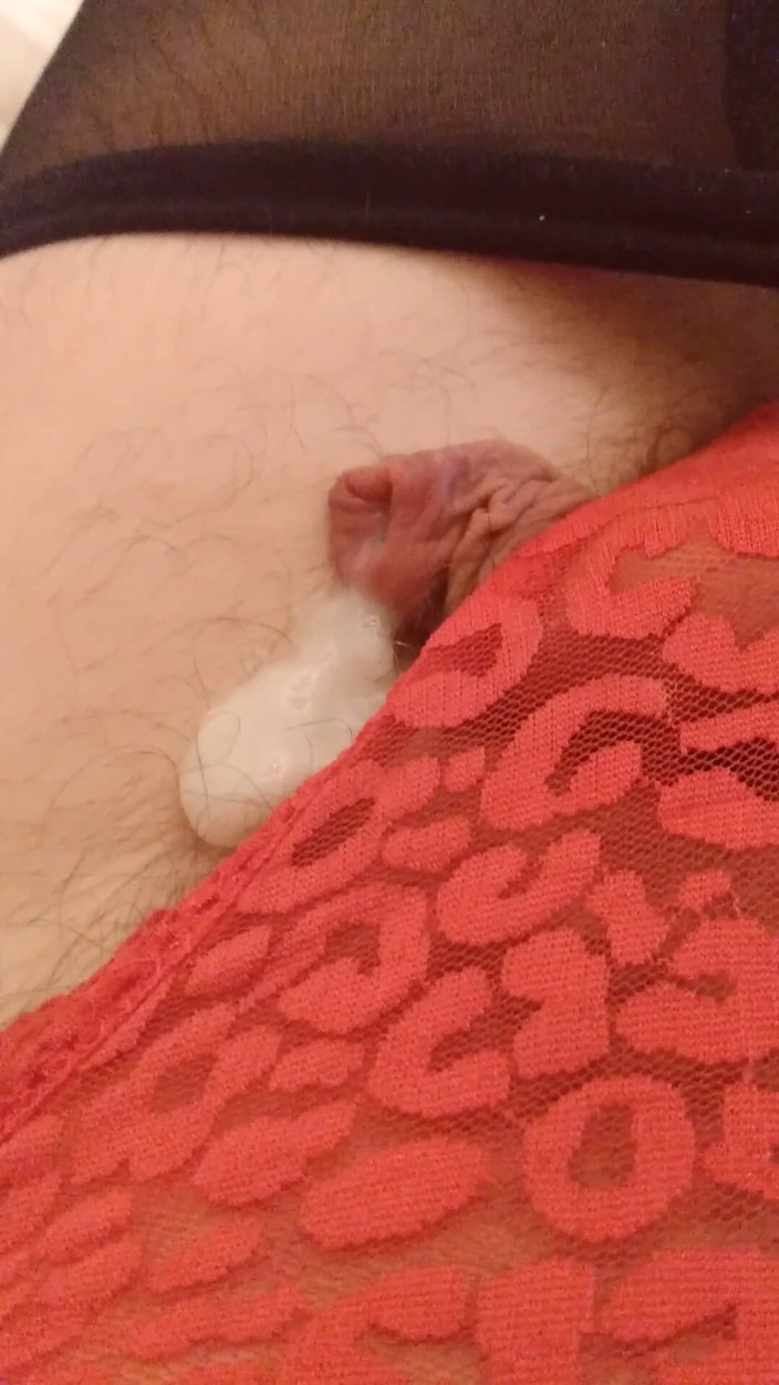 Cindy Belfast: Minik klitoris tayt içinde boşalıyor