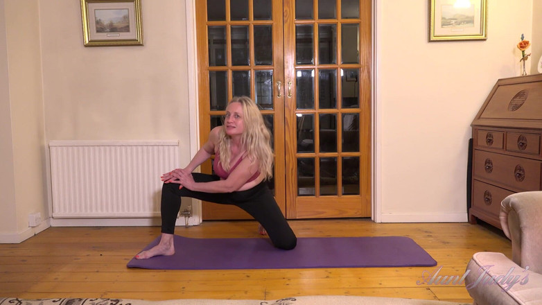 Aunt Judy's: Auntjudys - bersenam dengan MILF matang bertetek besar Andrea Ann