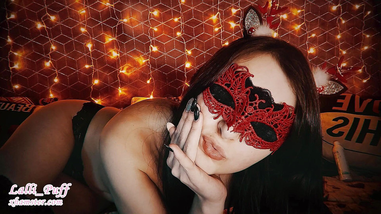 Lalli_Puff: 4つのおもちゃで楽しむトナカイ