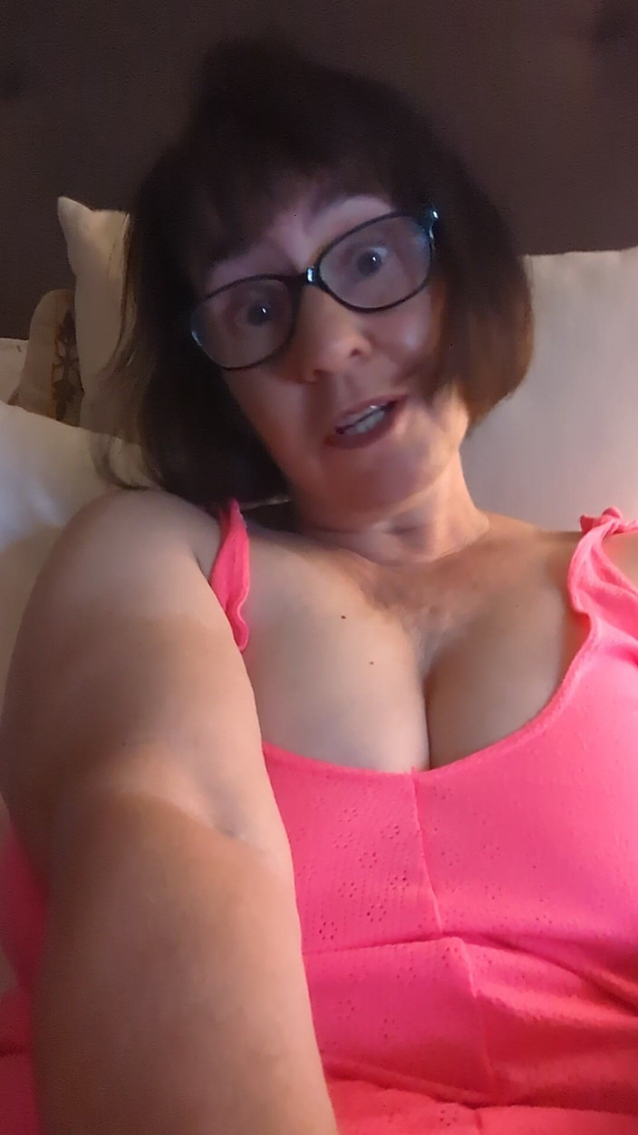 BustyBrendaxx: Gadis baik-baik suka muasin ayah tirinya!