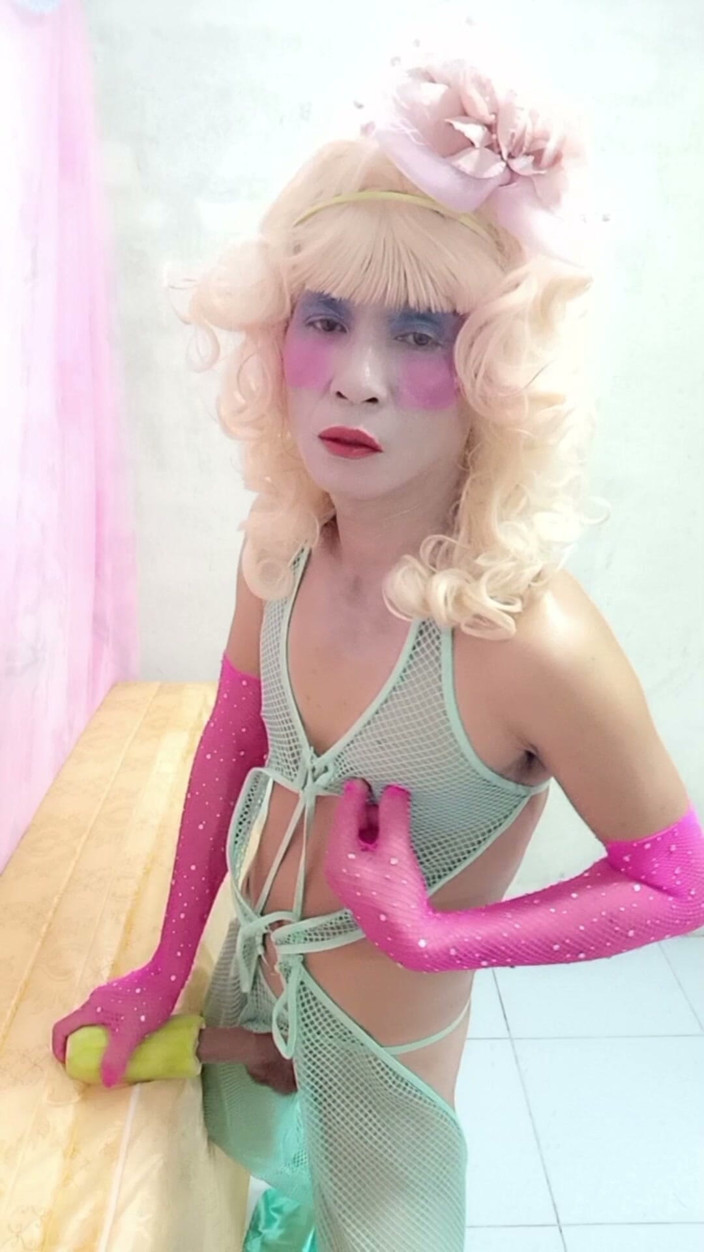 nguyen dang thien tri: Oanh le transgender seksi kıyafetler giyiyor porno yapay bir sopayla...