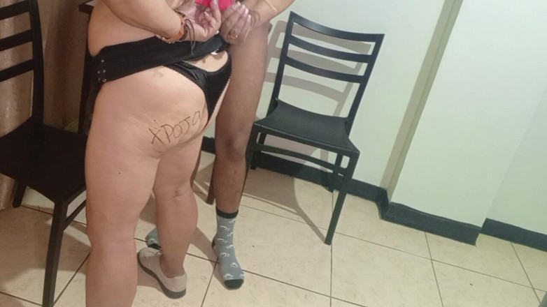 Milfta boohot: La figa della matrigna si masturba deliziosamente