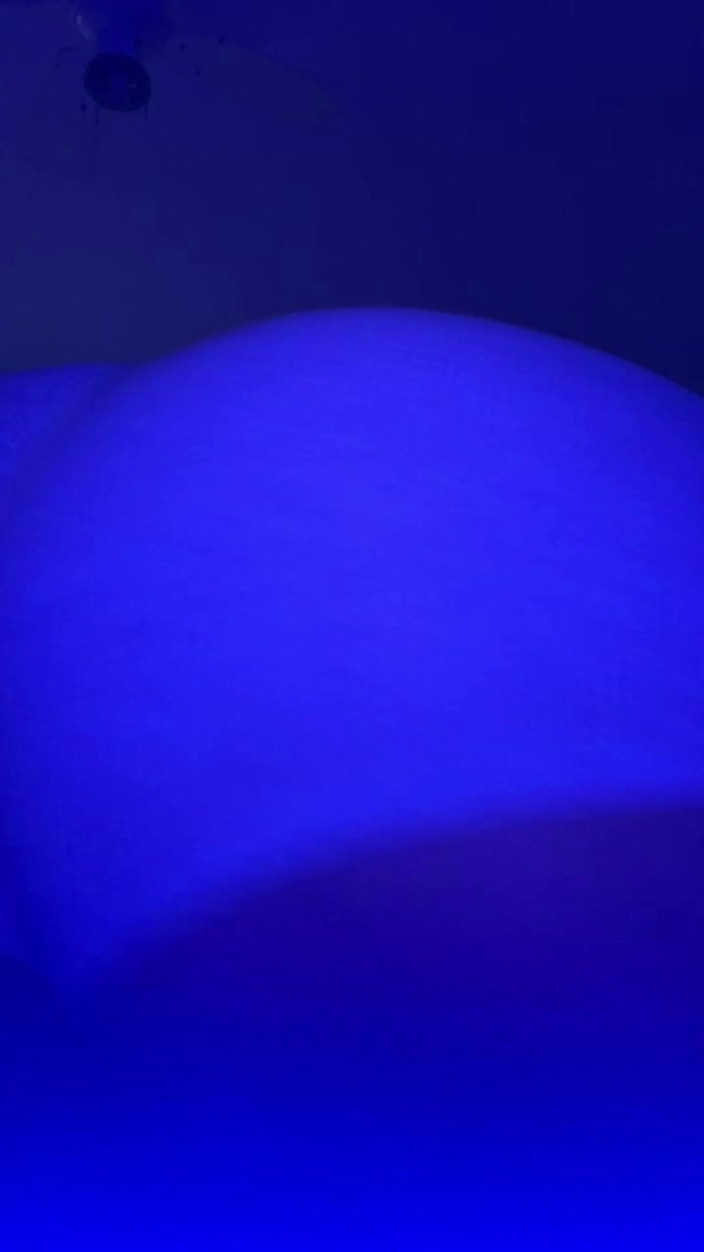 Amber Monae: Big Booty Twerking in Blue Light