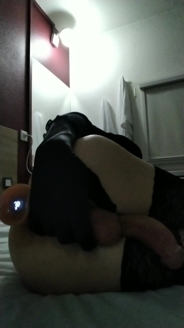 Alicia: Yatmadan önce dildo ile çok iyi anal seans