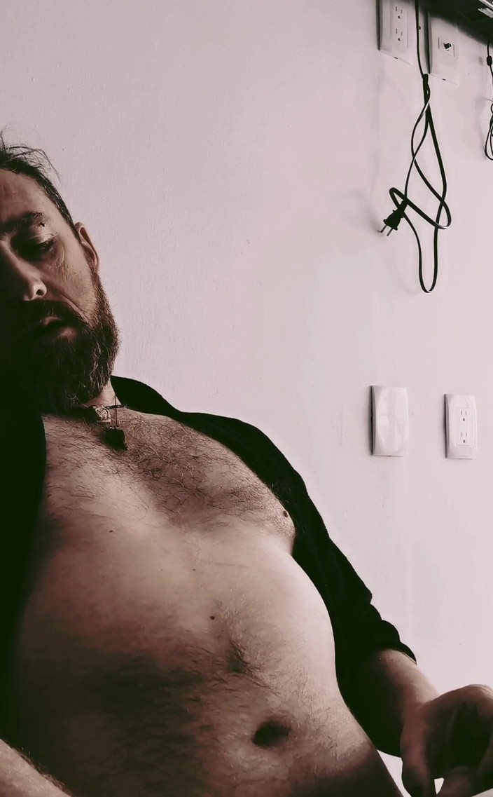 Dirty Talking Guy: Dneska je tak kurva nadržená