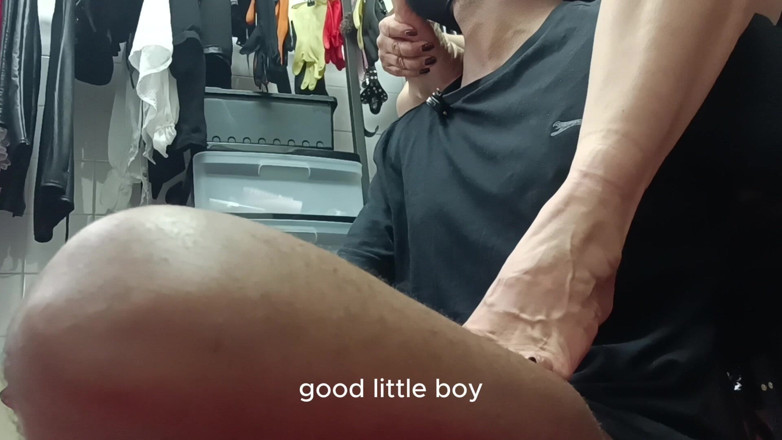 Danfetish: Submissive, Enchanted by the Smell of Empress Mbella's Dirty Feet...
