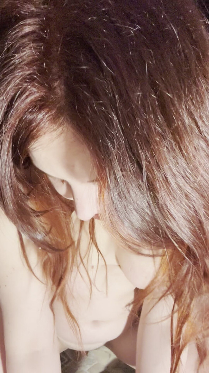 Elena917: Zaciski, spinki i klapsy pasa dla cycków i cipki