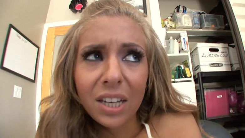 Old PIGS XXX: La figliastra biricchina viene sorpresa a guardare film porno da...