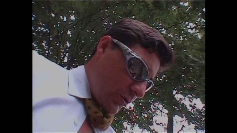 Wonderful Hot World X: 小さなおっぱいのお尻を持つ素晴らしい赤毛の熟女が屋外で犯され、巨大なコックで口の中で射精