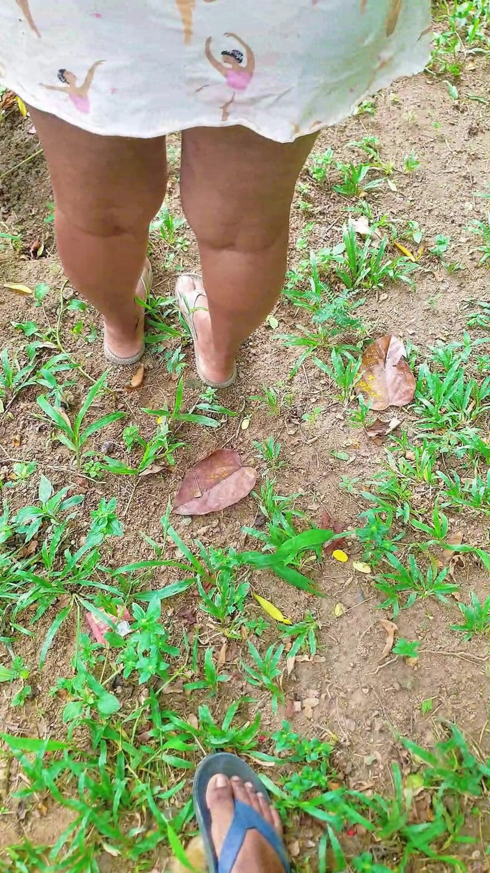 Tiyana: Delivary Guy Payed Homemade Hotwife to See Her Asshole