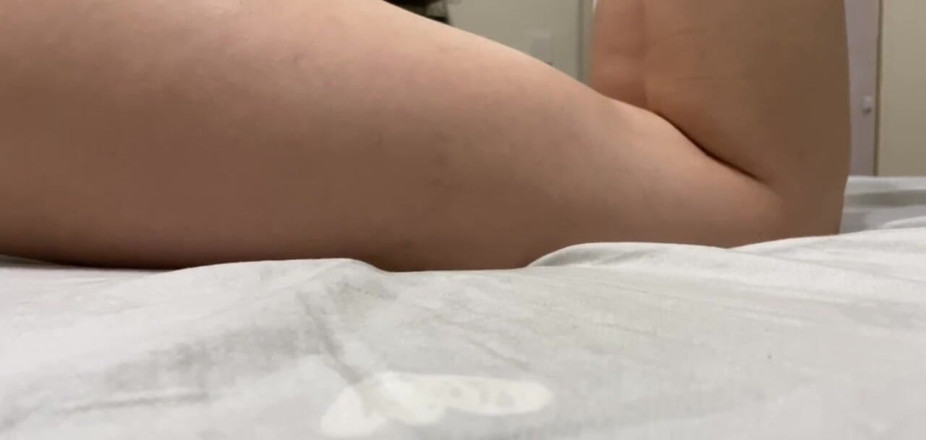 Supernasty: My leg like bed boys