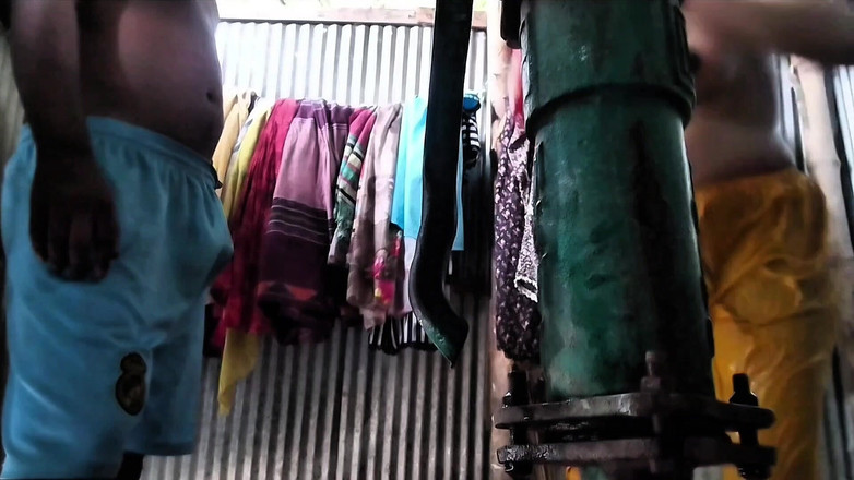 NixLeno: Jija sali在户外第一次做爱，sali在丛林中被狠